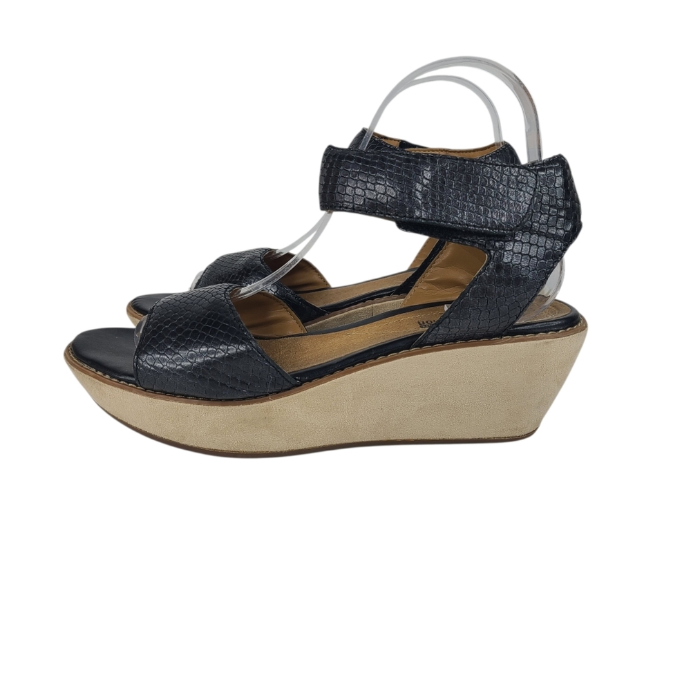 Clarks Collection Soft Cushion Hazelle Alba Black Leather Wedge Sandals Size 8.5